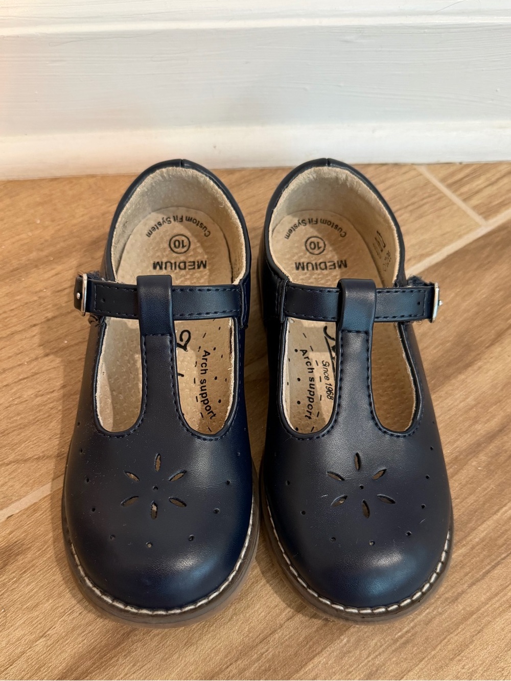 FootMates Sherry Mary Jane’s in Navy Blue